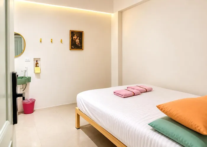 Lazy Sunday Khaosan Hotel
